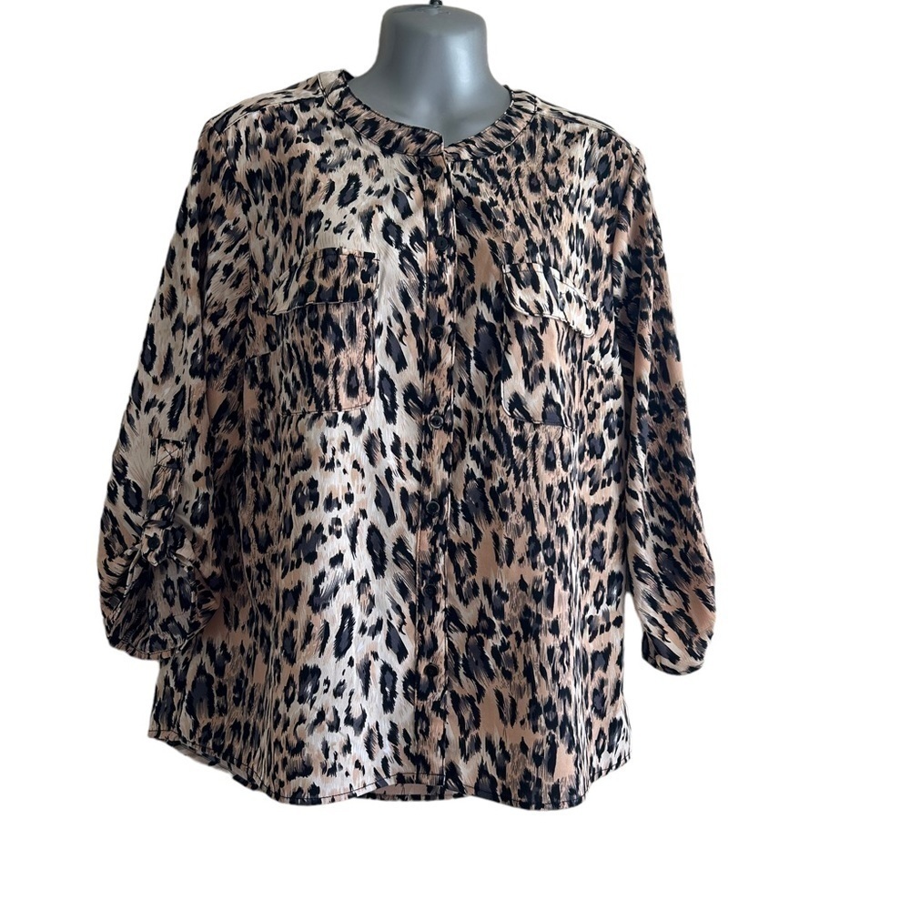 Notations Petite Animal Print Button Down Blouse • Used • Size: PXL